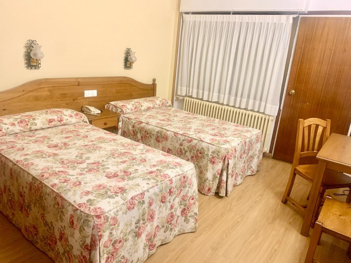 Hotel Mi Casa Sabiñánigo Esterno foto