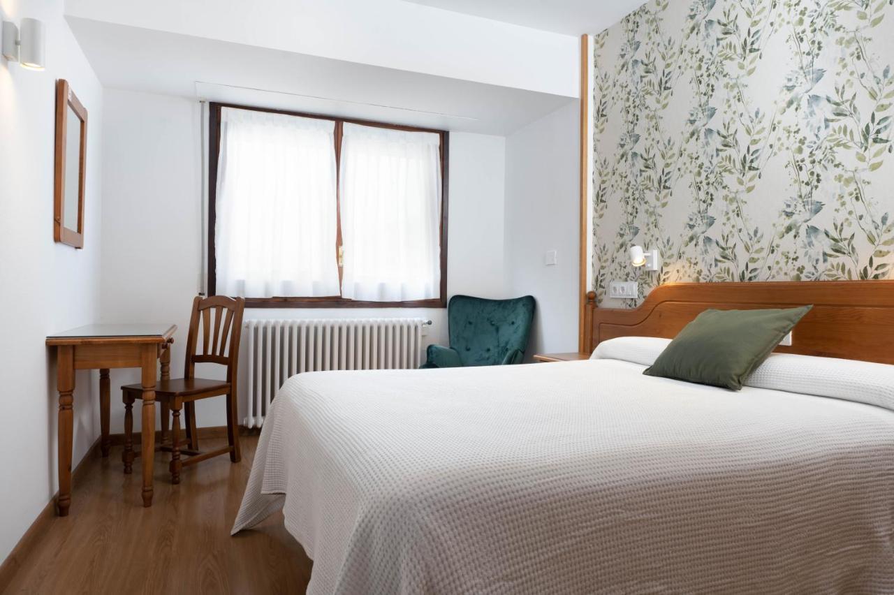 Hotel Mi Casa Sabiñánigo Esterno foto